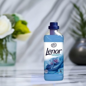 Butelka płynu do płukania Lenor Risveglio Primaverile 25 prań