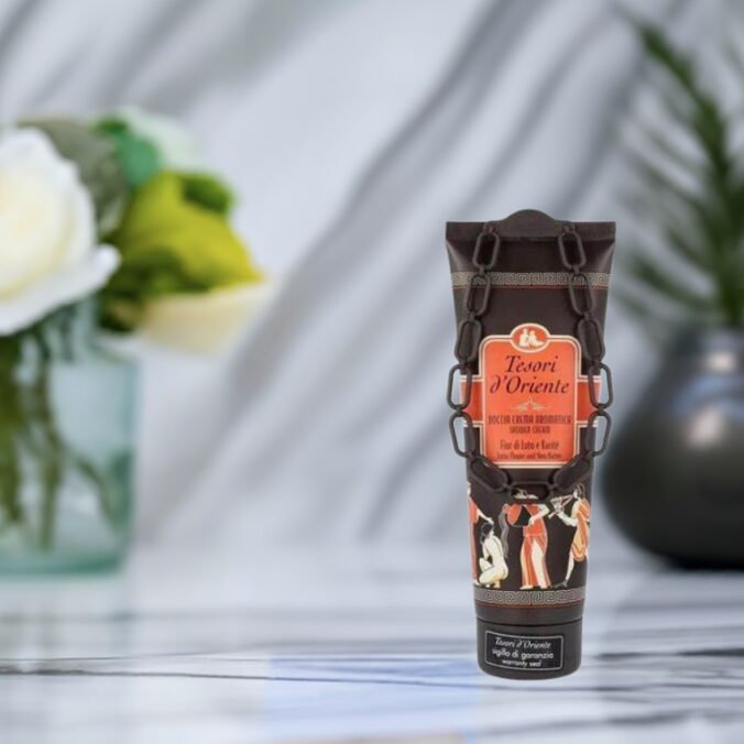 Butelka kremowego żelu pod prysznic Tesori d'Oriente Fior di Loto 250 ml