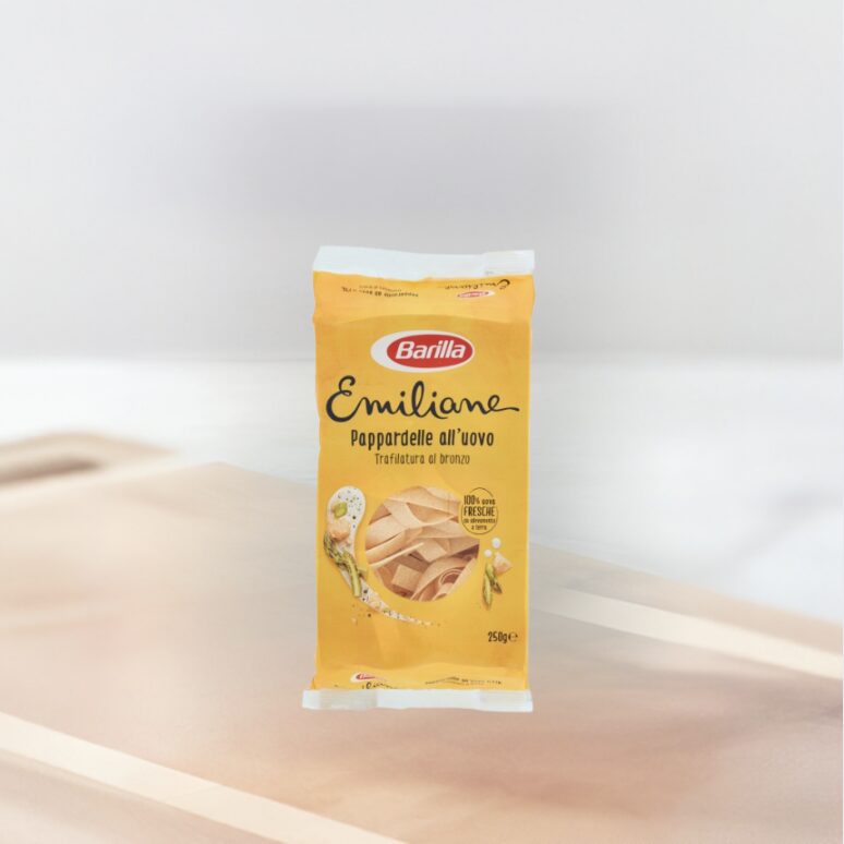 Opakowanie makaronu Barilla Pappardelle jajeczne z linii Emiliane, 250g.
