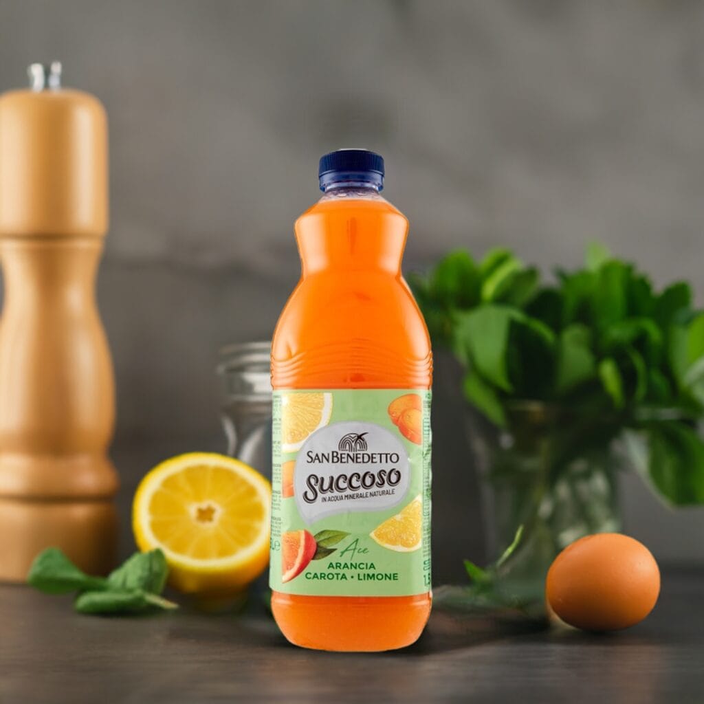 Butelka San Benedetto napój pomarańcza marchew cytryna 1,5L, włoski napój ACE.