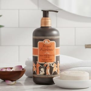 Tesori d’Oriente Mydło do Rąk z Dozownikiem Kwiat Lotosu i Mleko Akacjowe 300 ml