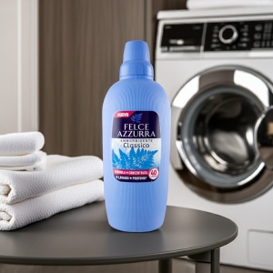 Duża butelka 2L Felce Azzurra Płyn do płukania Classico, 40 prań.