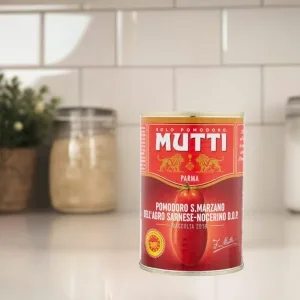 Puszka Mutti pomidory San Marzano DOP, włoskie pomidory premium 400g.