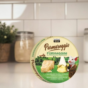 Włoski Ser Formaggini Parmareggio parmezan trójkąty 140g