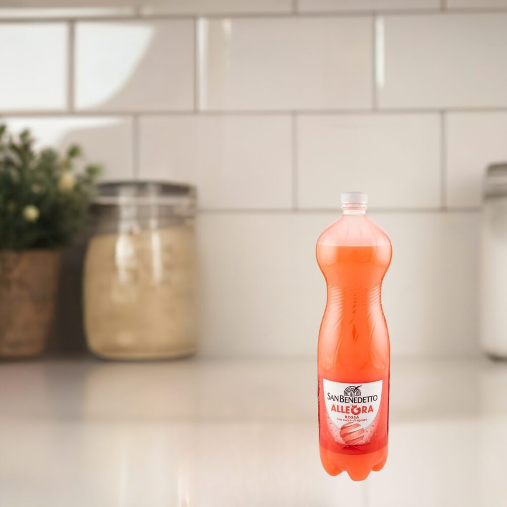Butelka San Benedetto Allegra Rossa – lekko gazowany napój cytrusowy