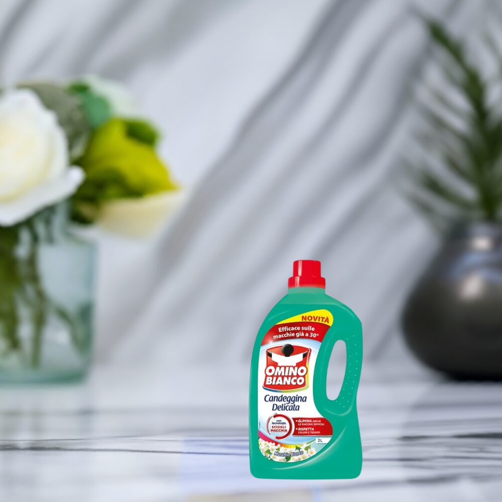 Omino Bianco odplamiacz do tkanin Białe Piżmo 2l