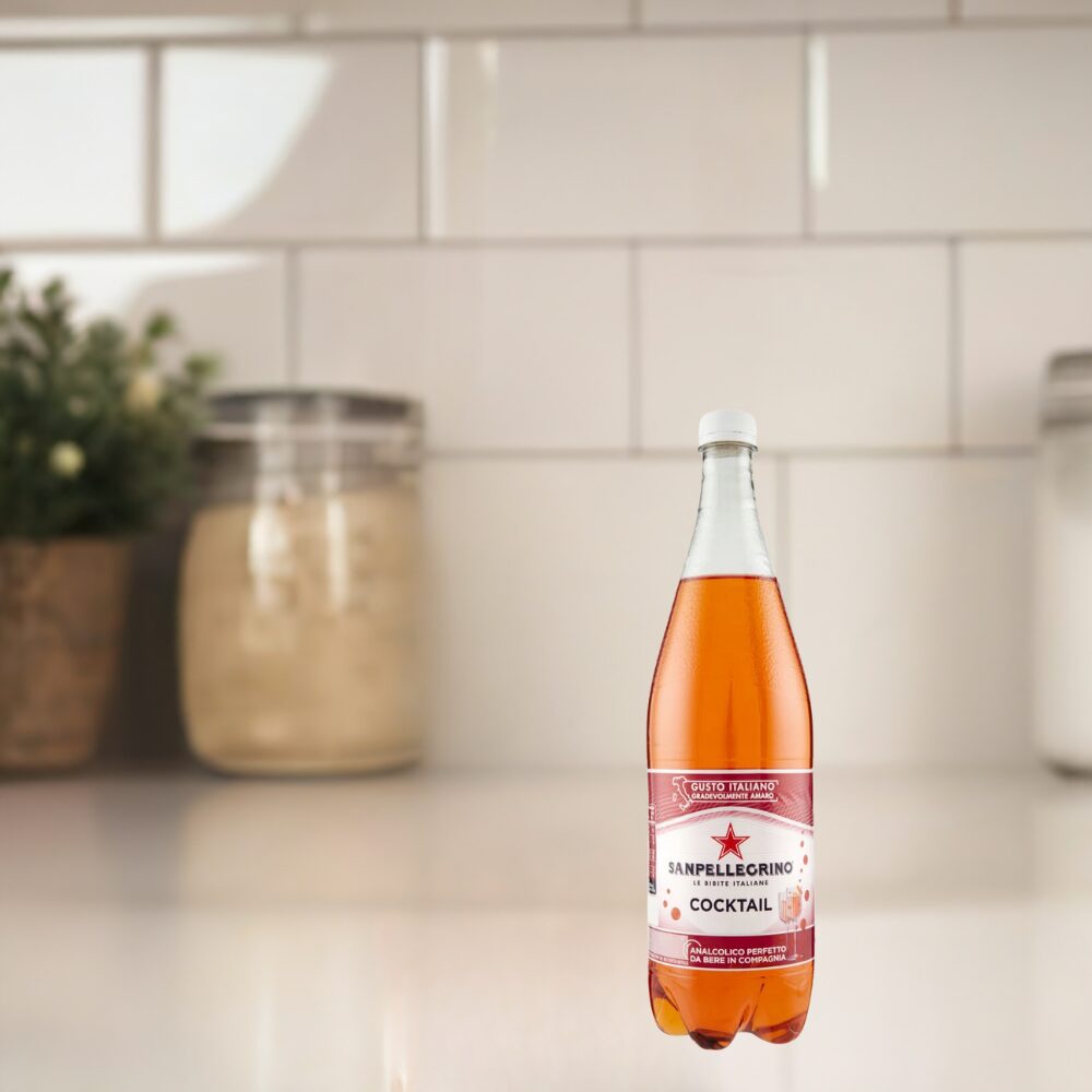 Butelka włoskiego napoju gazowanego San Pellegrino Cocktail 1,2l