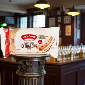DailyBread Włoskie Bułki do Hot Dogów Extra Long 4 x 80 g – gotowe do nadziewania